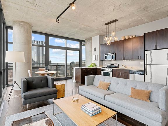 5th image of 235 W Van Buren St Unit 4412