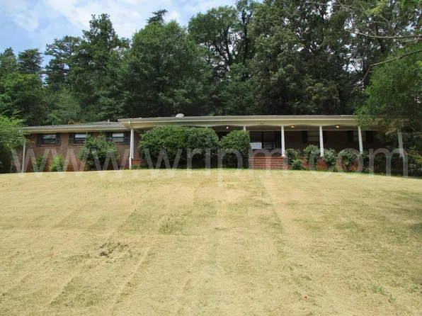 1700 Edgehill Dr, Hueytown, AL 35023