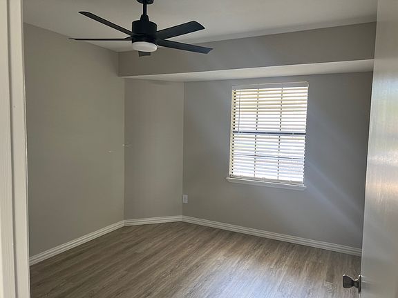 4th image of 2821 Dickens Ln