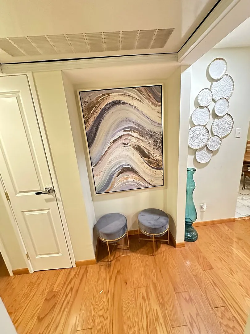 Charming 2BR Apartment in Saint Louis — Photo 2