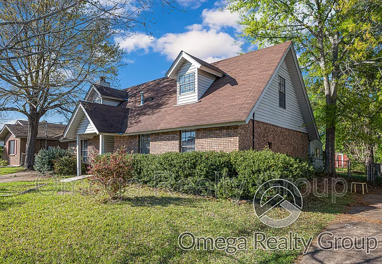 5827 Darien Dr — Photo 4