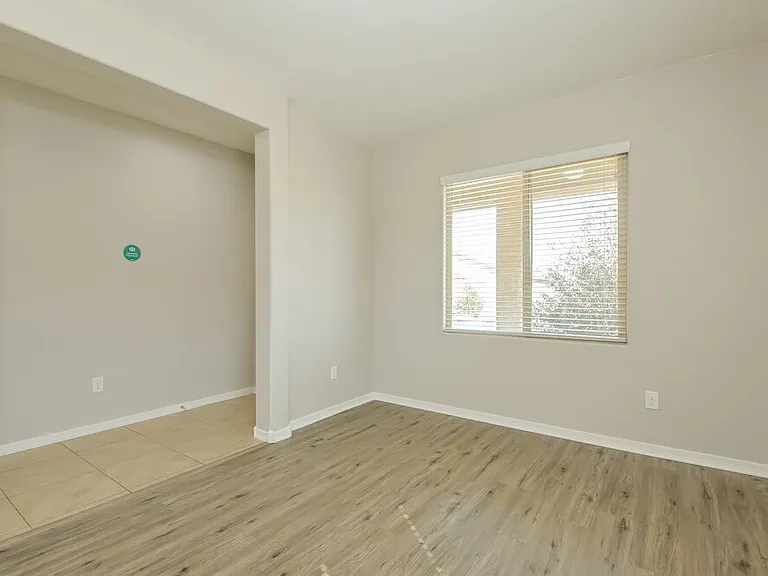 8237 W Kittiwake Ln — Photo 7