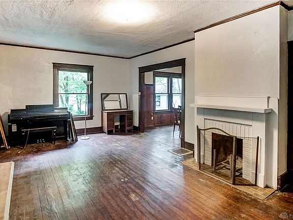 5th image of 903 Xenia Ave