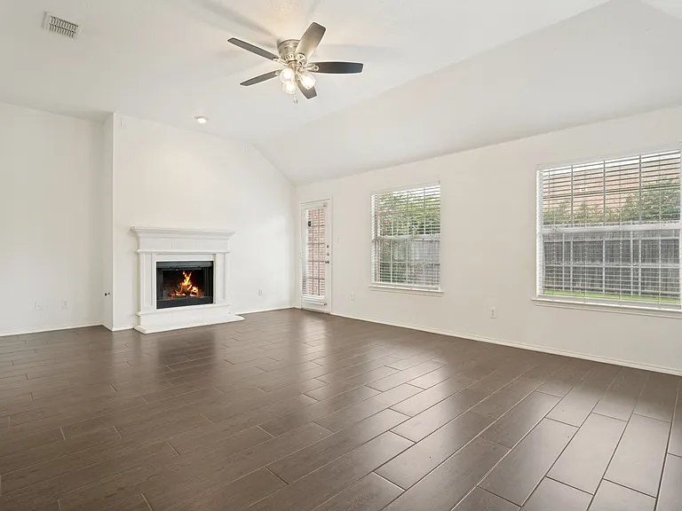 9021 Floyd Dr — Photo 4