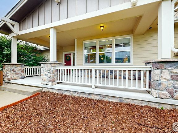 3rd image of 2107 Blackbird Dr