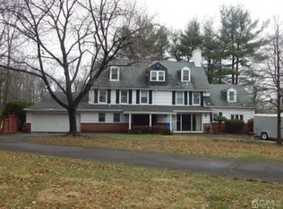 407 New Dover Rd, Colonia, NJ 07067