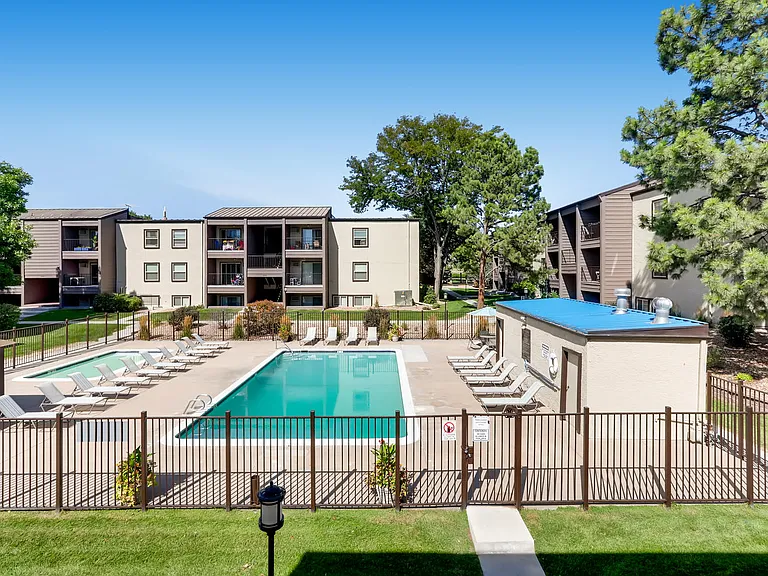 Sterling Heights, Greeley, Co. Apartments