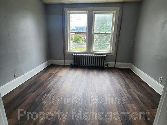 5th image of 90 Ash St Unit 10