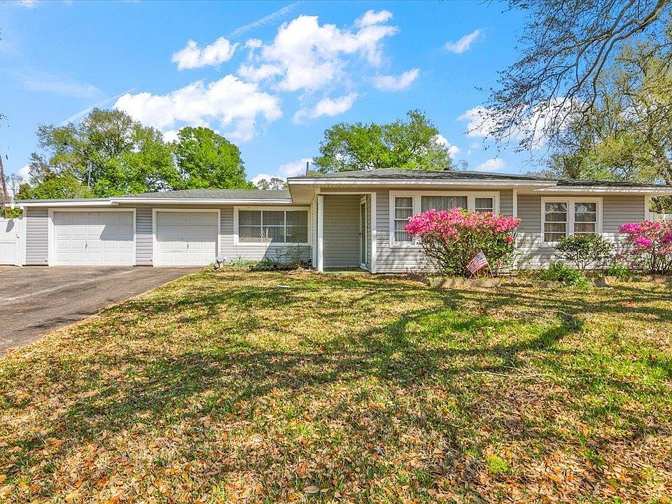 1st image of 802 Bluebonnet Dr