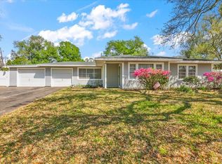 802 Bluebonnet Dr, Orange, TX 77630