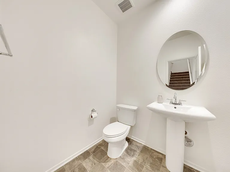 1018 Shiba Ct — Photo 16