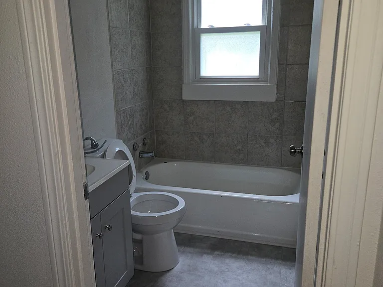 440 Shelby St — Photo 6