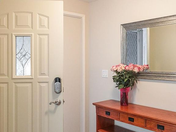 4th image of 385 Los Pinos Way