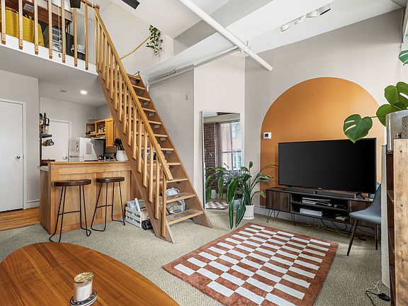 5th image of 1309 E Cary St APT 301