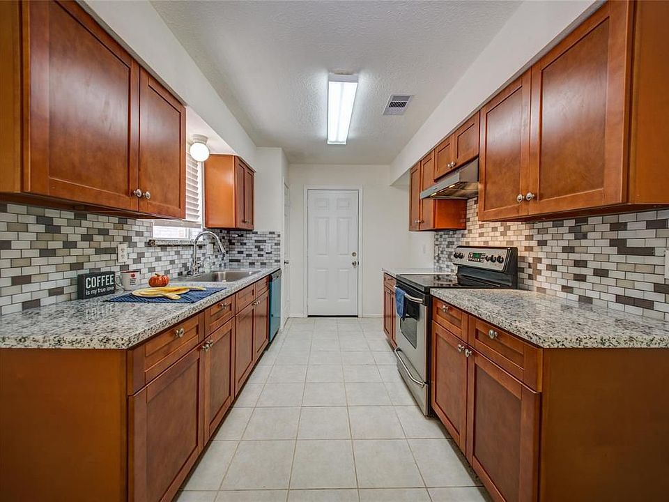 1st image of 6834 Harpers Dr