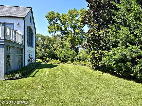 4th image of 4713 Drummond Ave