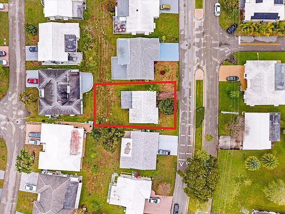 3rd image of 5713 NW 84th Terrace