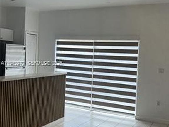 4th image of 10740 NW 83rd St #Townhouse 6-11