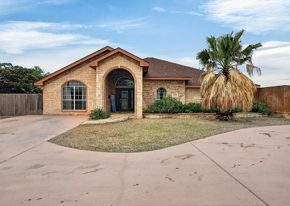 2301 W Golf Course Rd