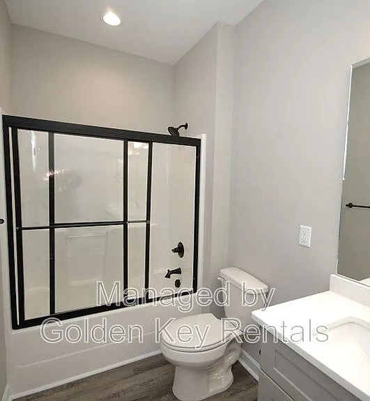 421 S Center St — Photo 8