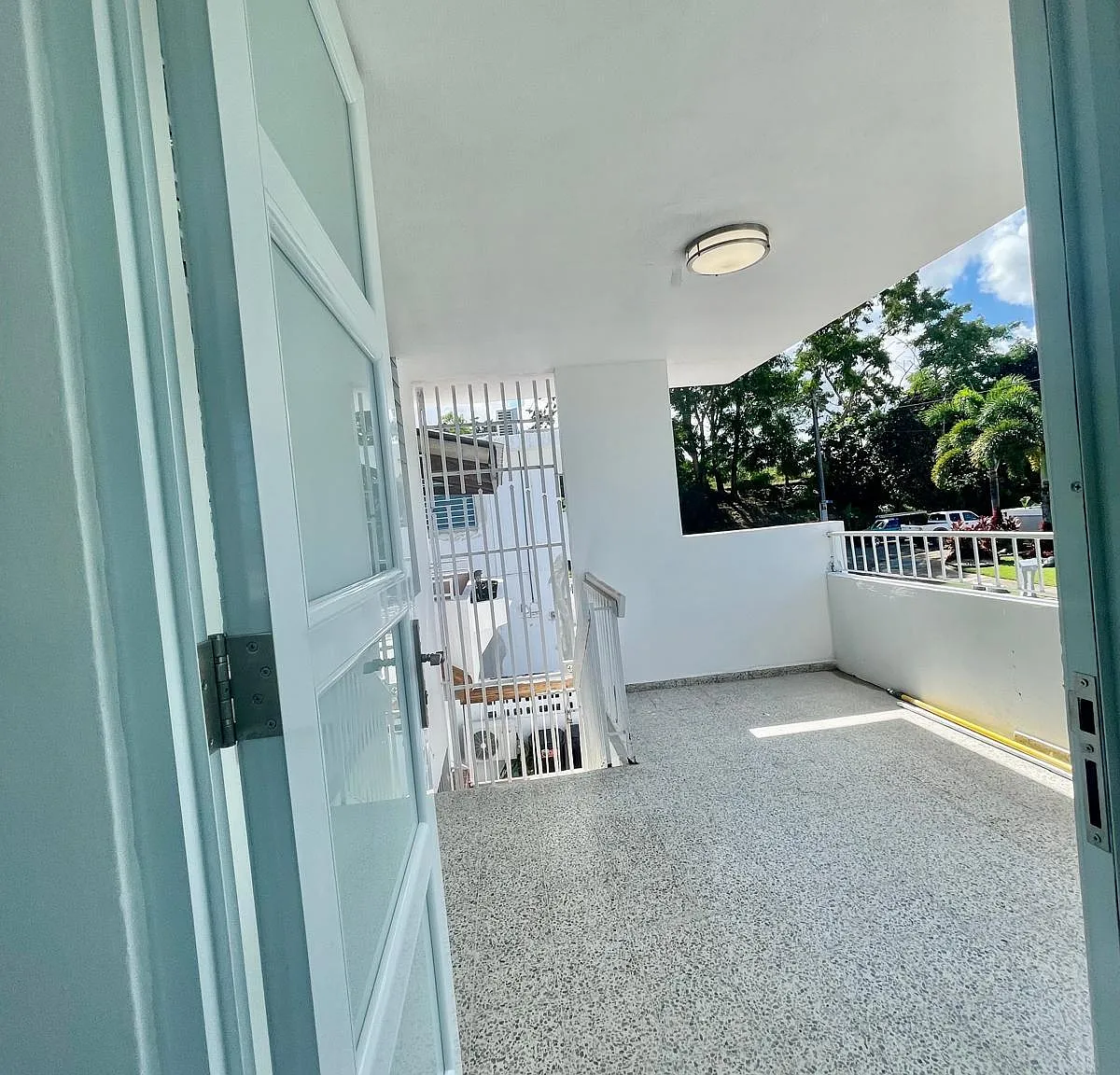 2 bed, 1.0 bath, 1200 sqft, $1,300 — Photo 4