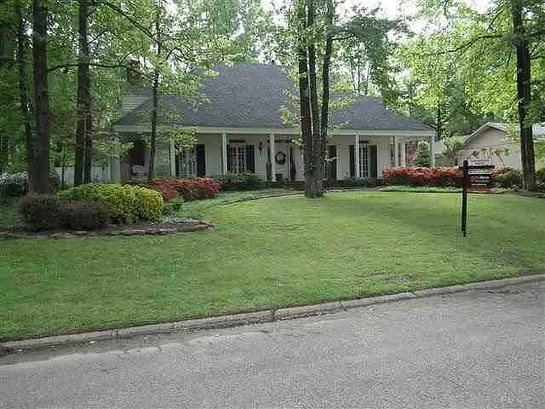 2508 Cottonwood St — Photo 2