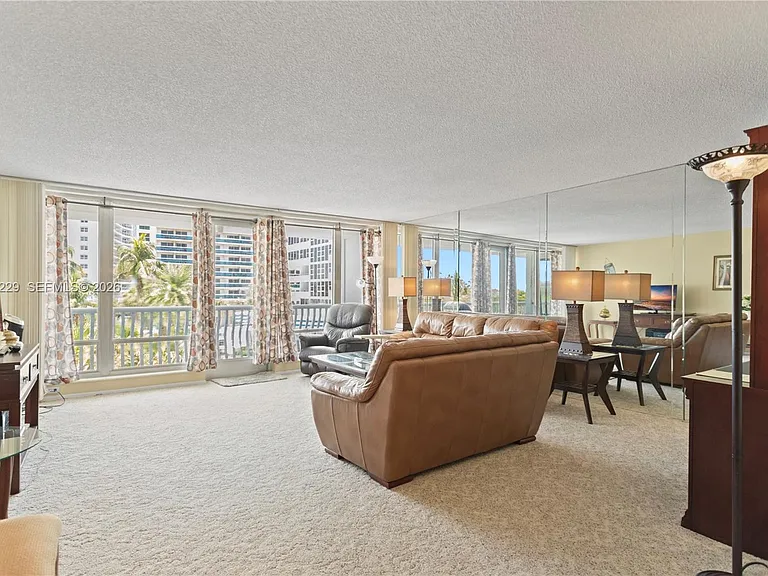 4020 Galt Ocean Dr #203 — Photo 24