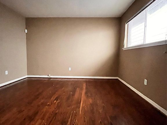 5th image of 427 17th St #8