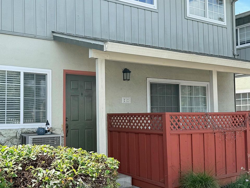 1st image of 650 Fargo Ave APT 1