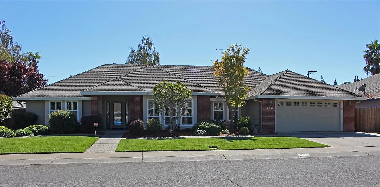 986 Mariposa Dr photo 1