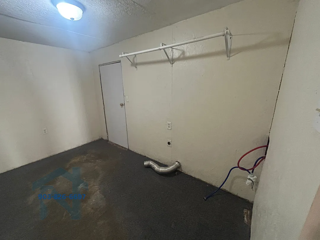 205 East Avenue A - 1 — Photo 4