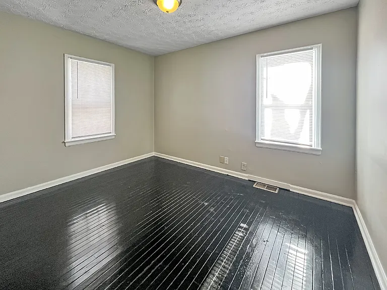 1227 W 25th St — Photo 10