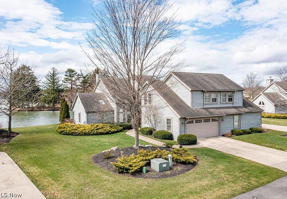 1st image of 151 Lakeshore Dr