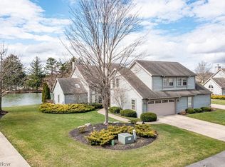 151 Lakeshore Dr, Columbiana, OH 44408