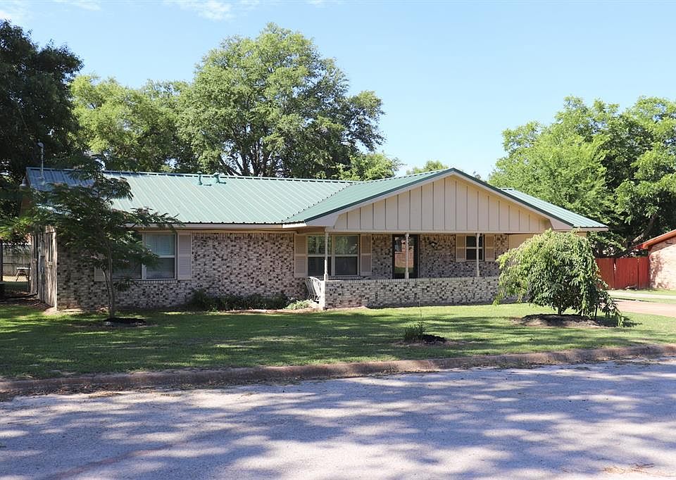 1st image of 290 Sue Ln