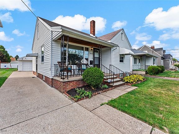 3rd image of 929 W 29th St