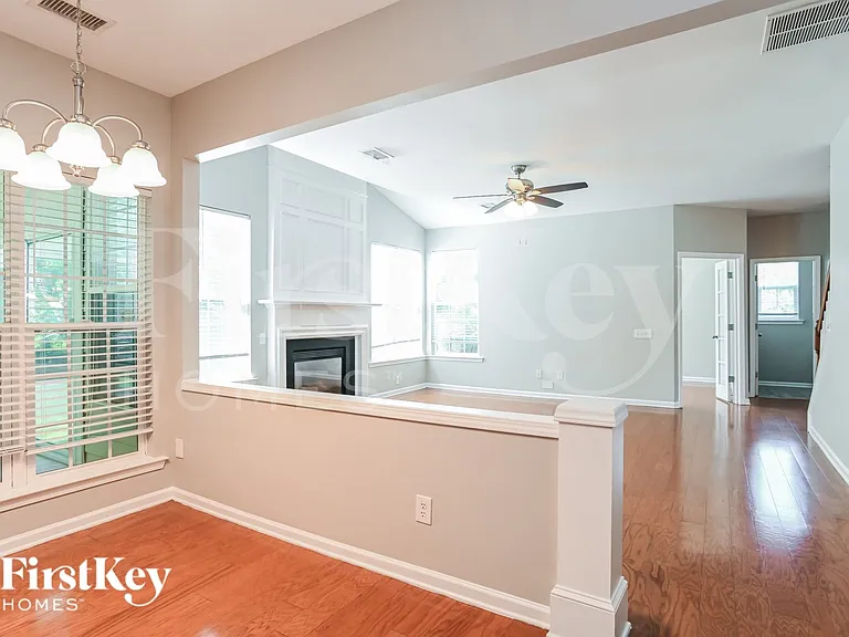 1905 Arbor Crest Ct — Photo 6