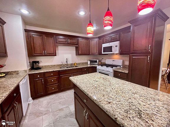 2nd image of 5519 Copley Square Rd