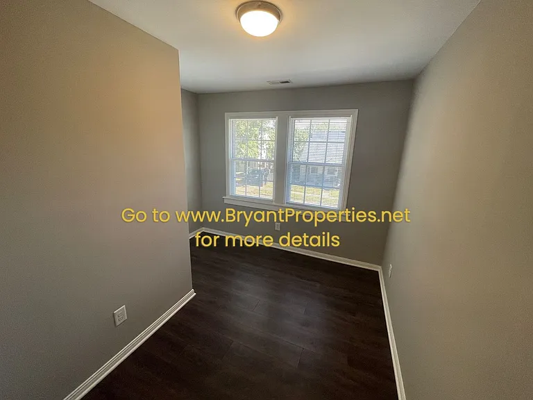 912 Bryan St — Photo 8