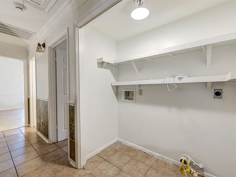 21450 Park Post Ln — Photo 25