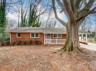 306 Pinewood Dr, Lowell, NC 28098