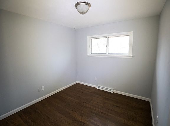 5th image of 2111 Ezra Ave