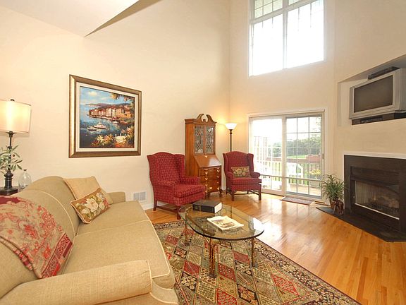 3rd image of 21 Schweinberg Dr