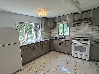 2nd image of 328 Stone Schoolhouse Rd #O