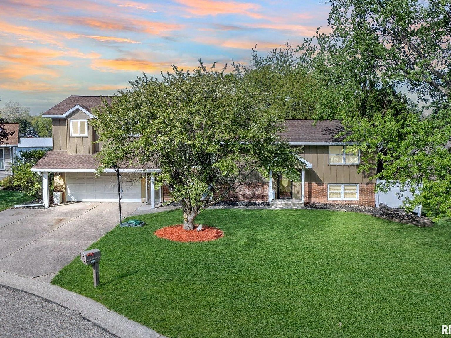 207 Heritage Ct, Delavan, IL 61734 Zillow