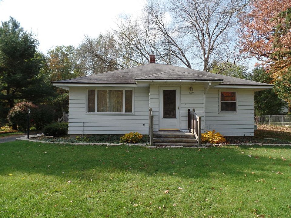 1st image of 1020 Lincoln Lake Ave SE