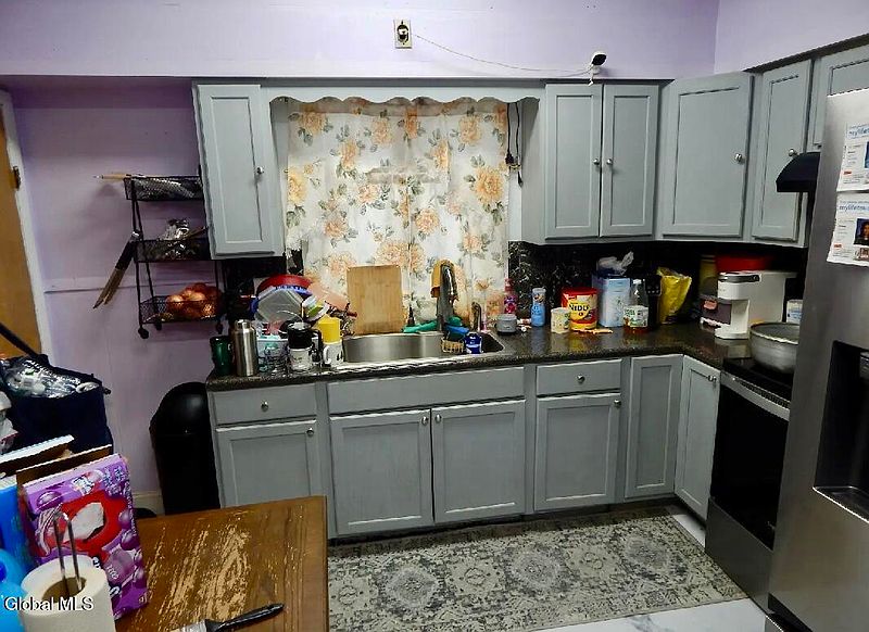 2nd image of 1610 Avenue A
