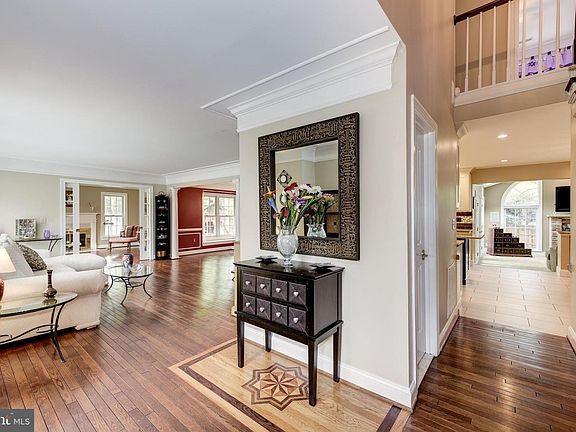 4th image of 17505 Applewood Ln