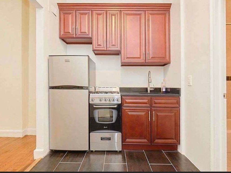 1st image of 724 Amsterdam Ave APT 1C