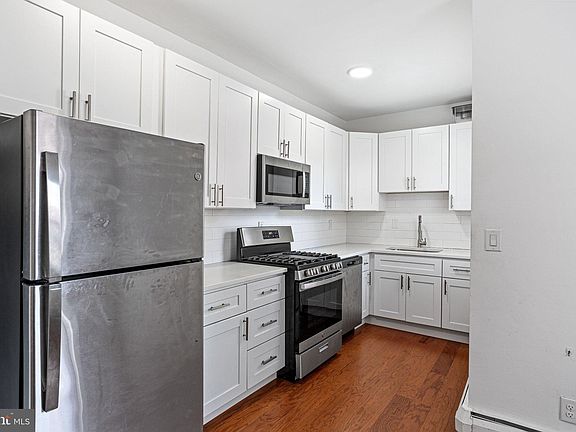 2nd image of 1917 Spring Garden St APT 2